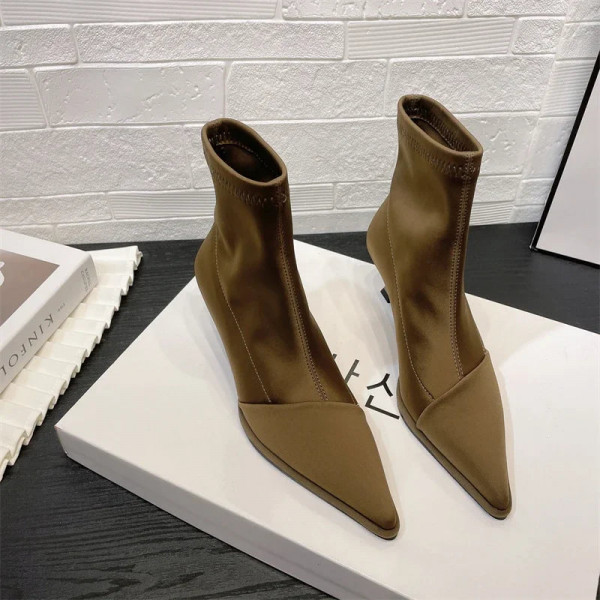 Verse Boots