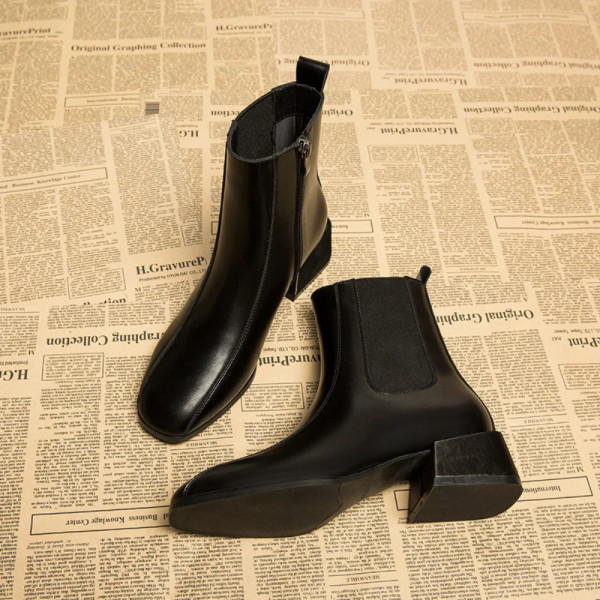 Outline Flow Boots
