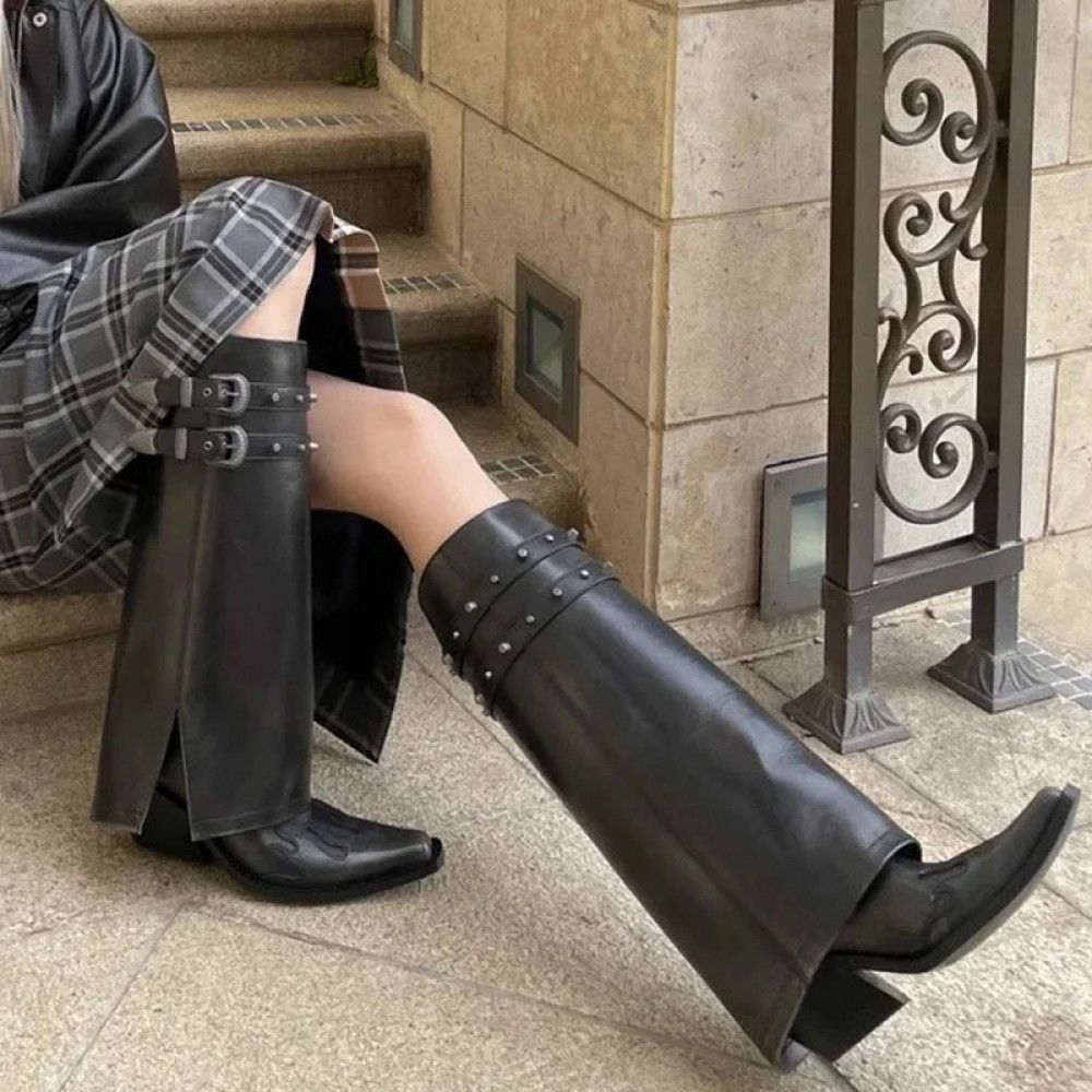 Lapis Boots